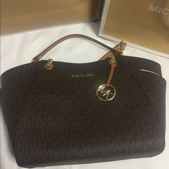 Michael Kors sold - Picture 6 of 7